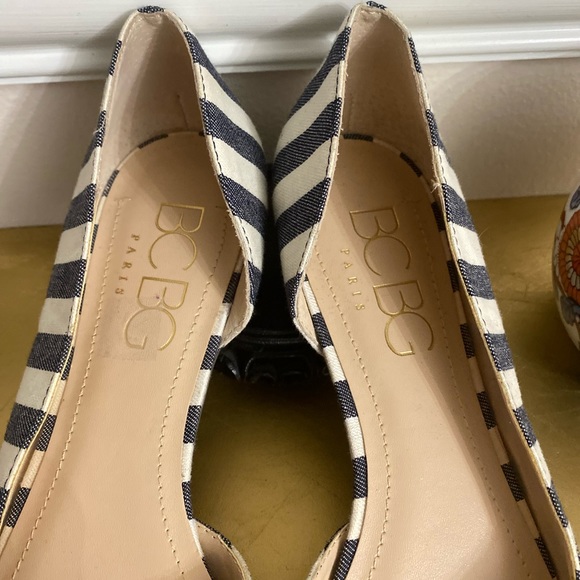 BCBG Paris Striped pointed Flats - Picture 4 of 8
